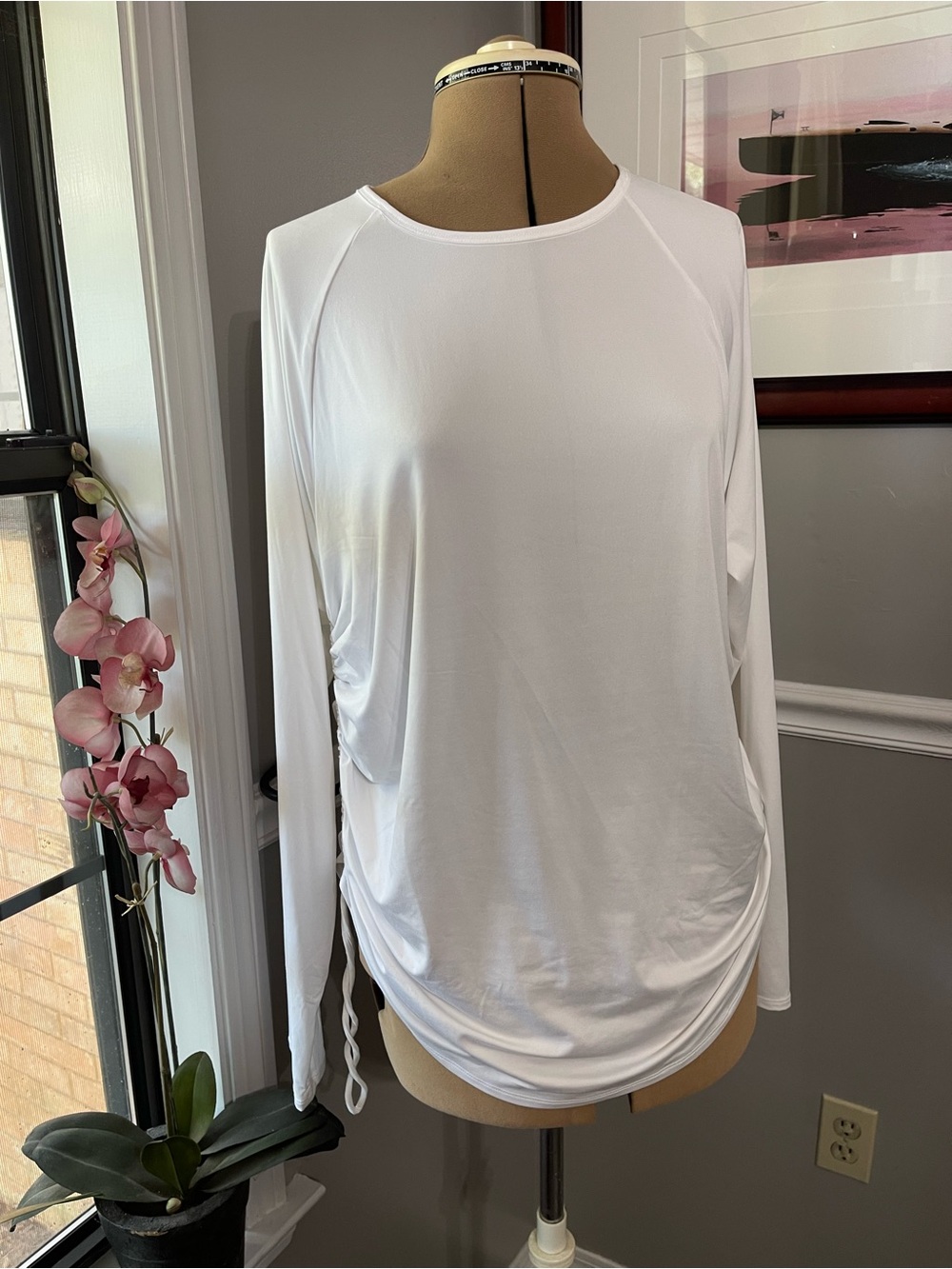 Under Armour NWT Women’s White Long-Sleeve Top. Love the Side-Ruched Detail.